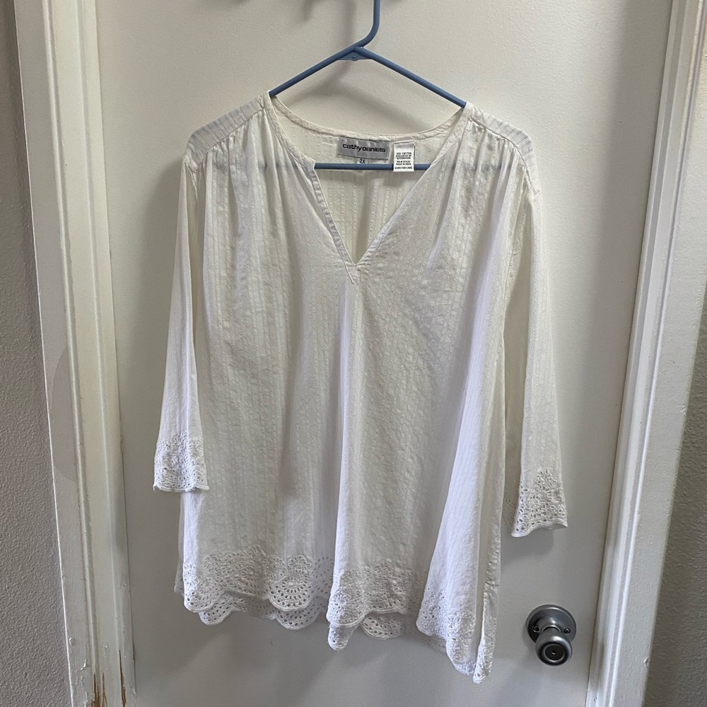 Woman’s Cathy Daniels top